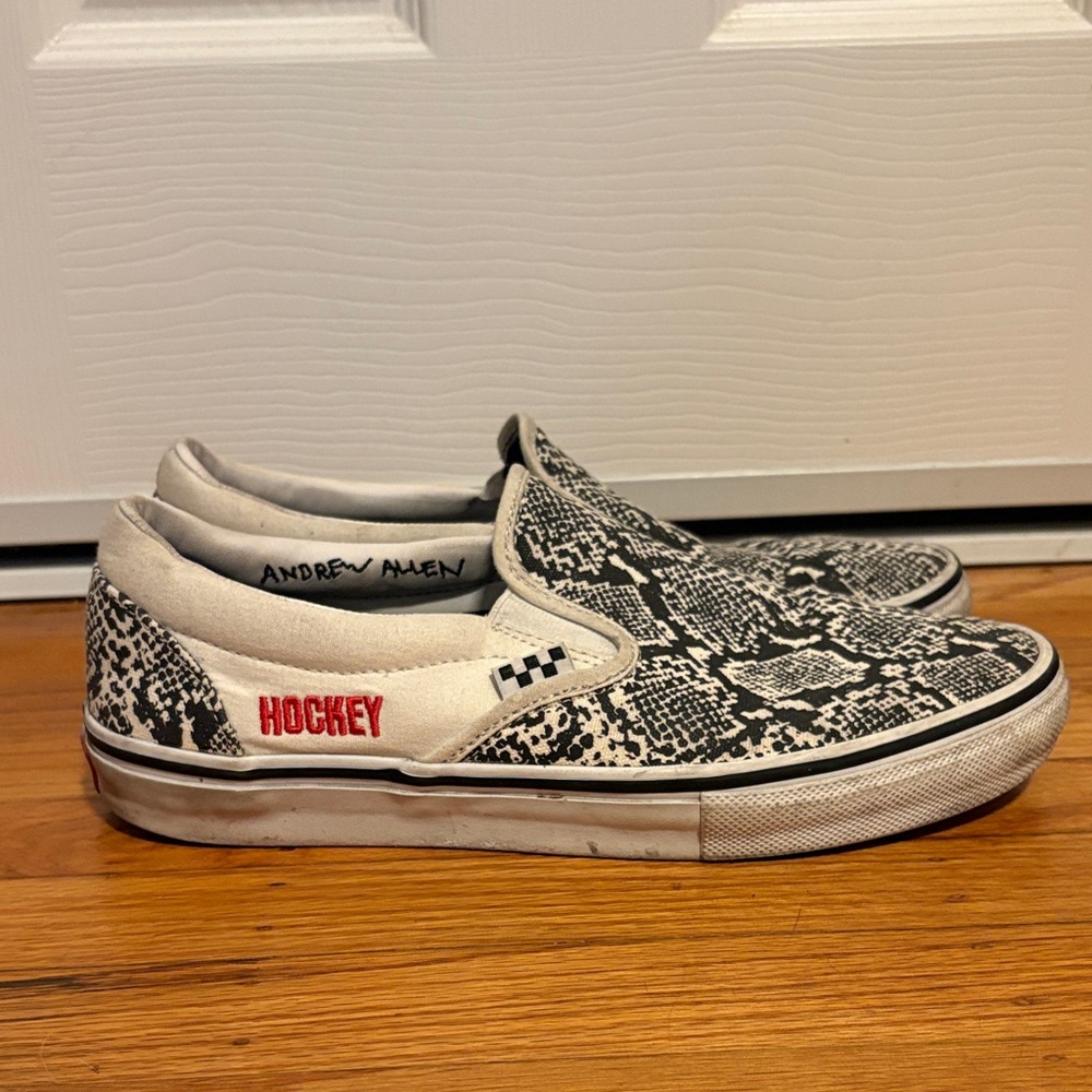 Size 9.5 Vans x Hockey slip ons